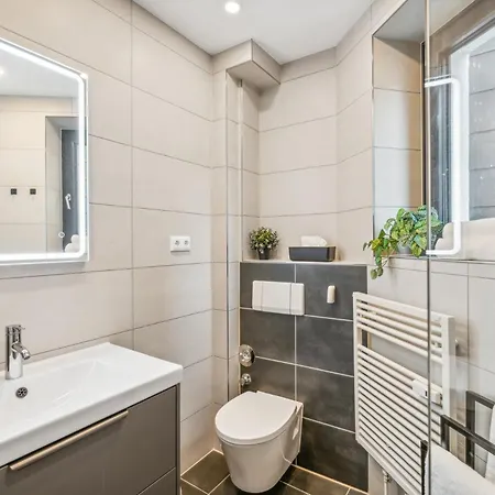 Apartmán Maremar - Design Im Zentrum - 2 Schlafzimmer - Luxus Boxspringbetten - Kueche - Arbeitsplaetze & Highspeed Wlan - Balkon