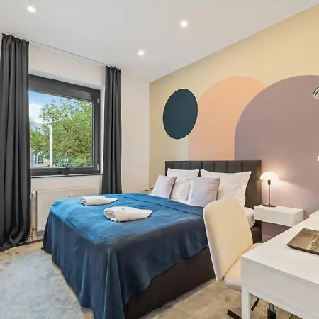 Maremar - Design Im Zentrum - 2 Schlafzimmer - Luxus Boxspringbetten - Kueche - Arbeitsplaetze & Highspeed Wlan - Balkon