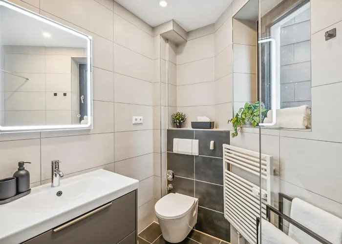Апартаменты Maremar - Design Im Zentrum - 2 Schlafzimmer - Luxus Boxspringbetten - Kueche - Arbeitsplaetze & Highspeed Wlan - Balkon